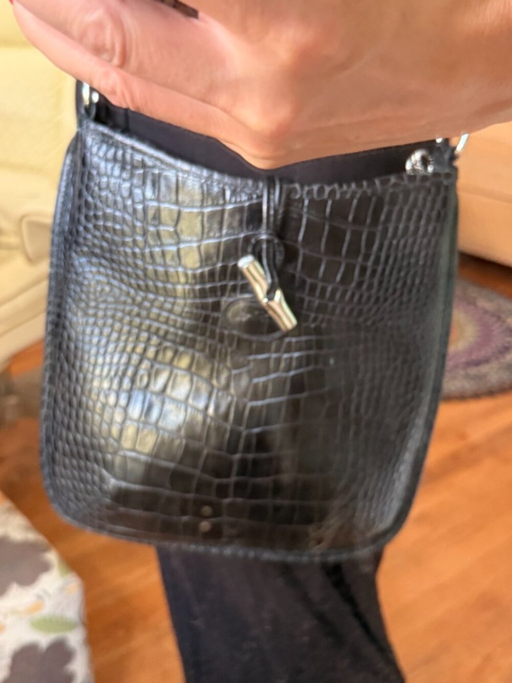 Like New | Sleek Longchamp Roseau Embossed Leather Crossbody | Made In France - Picture 2 of 13
